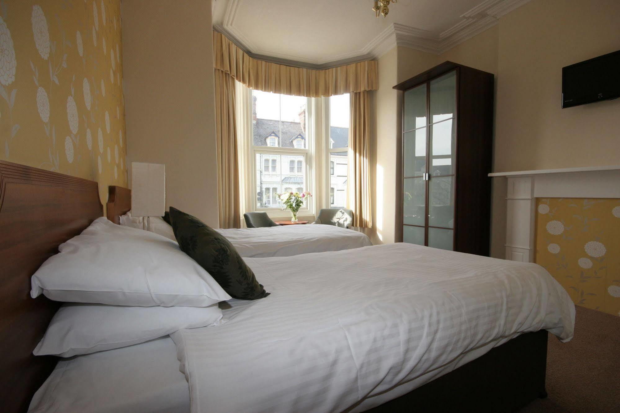 The Broadway Hotel Llandudno Buitenkant foto