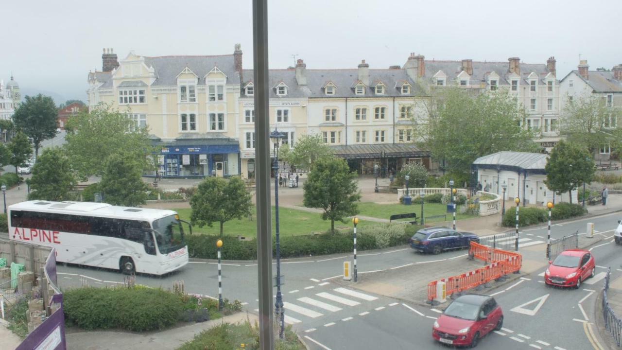 The Broadway Hotel Llandudno Buitenkant foto